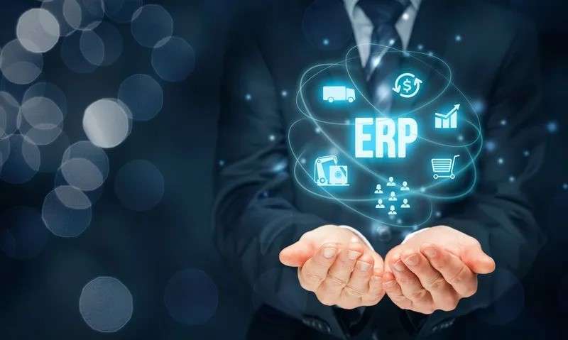 王府井：公司持续转型变革，创新经营模式，提升经营质量