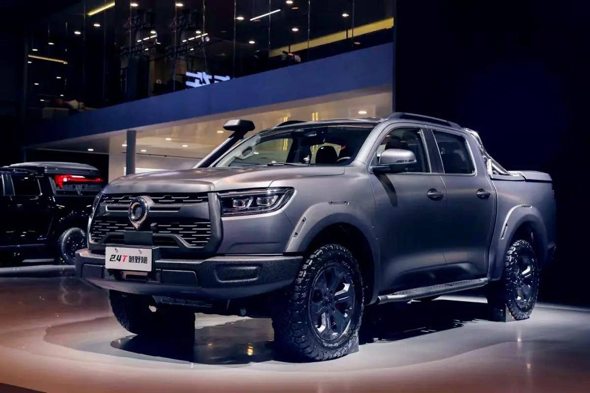 长城汽车：公司聚焦整车制造业务，打造了以能源、智能化为导向的森林生态体系，确立混动、纯电、氢能三轨并行发展，在智能驾驶、智能座舱、智慧底盘等方面进行全产业链布局