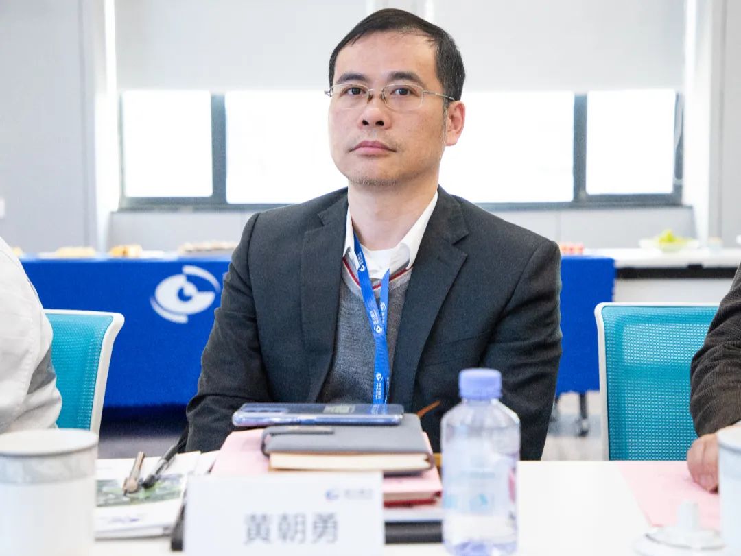 逸飞激光：有知名机构彤源投资参与的多家机构于11月28日调研我司