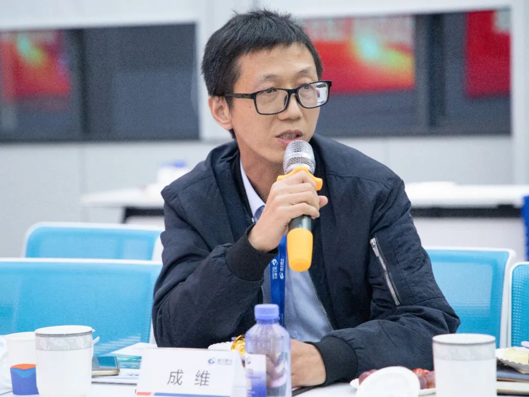 逸飞激光：有知名机构彤源投资参与的多家机构于11月28日调研我司