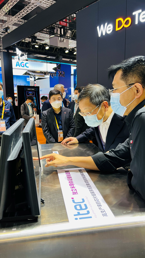 东威科技：公司暂时没有收购半导体公司的计划