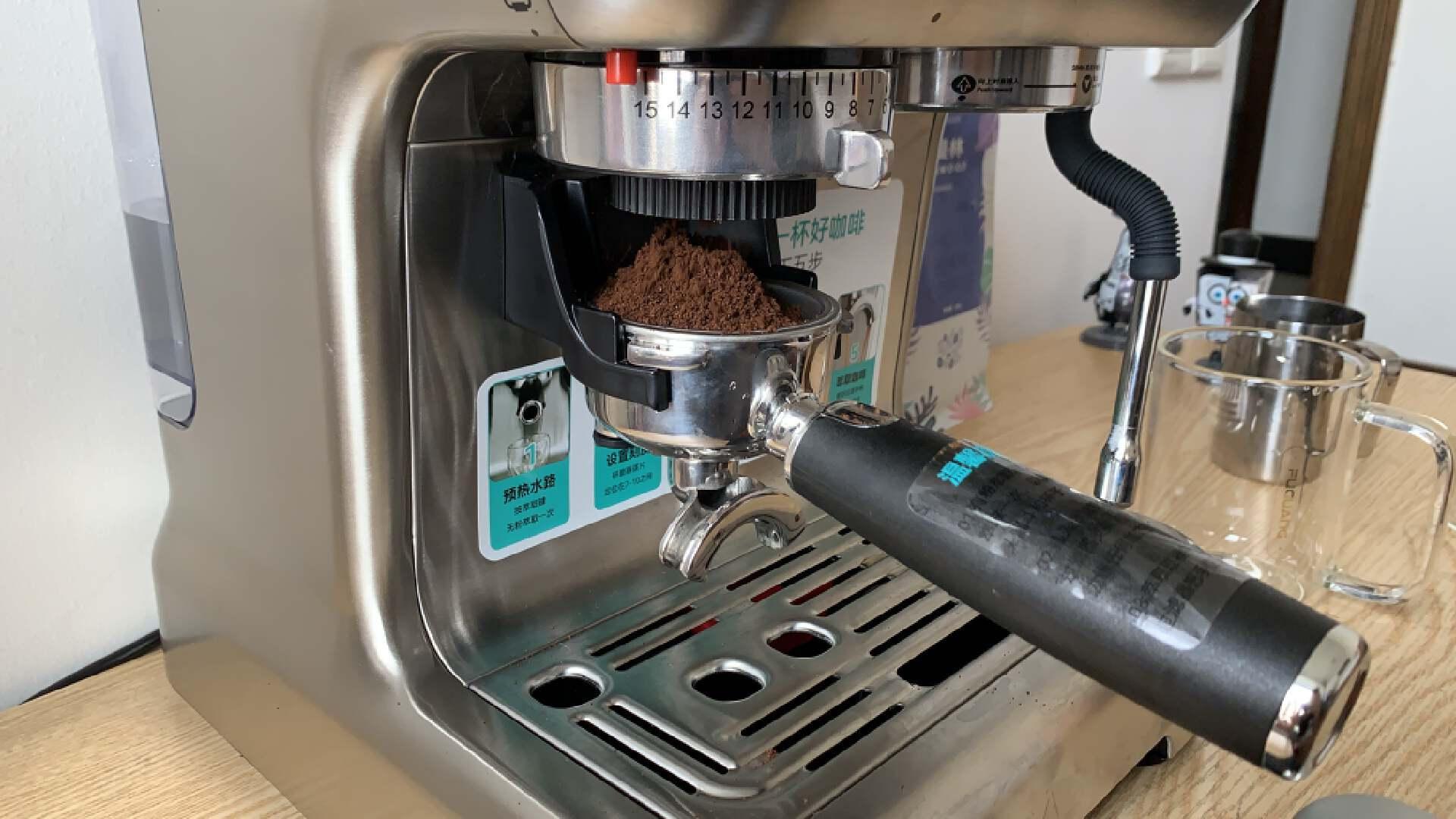 2024年中国咖啡机购买人群特征：年轻高收入女性主导【组图】