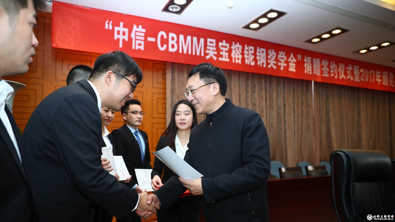 中信博：公司跟踪支架技术行业领先，拥有核心技术和全球品牌影响力