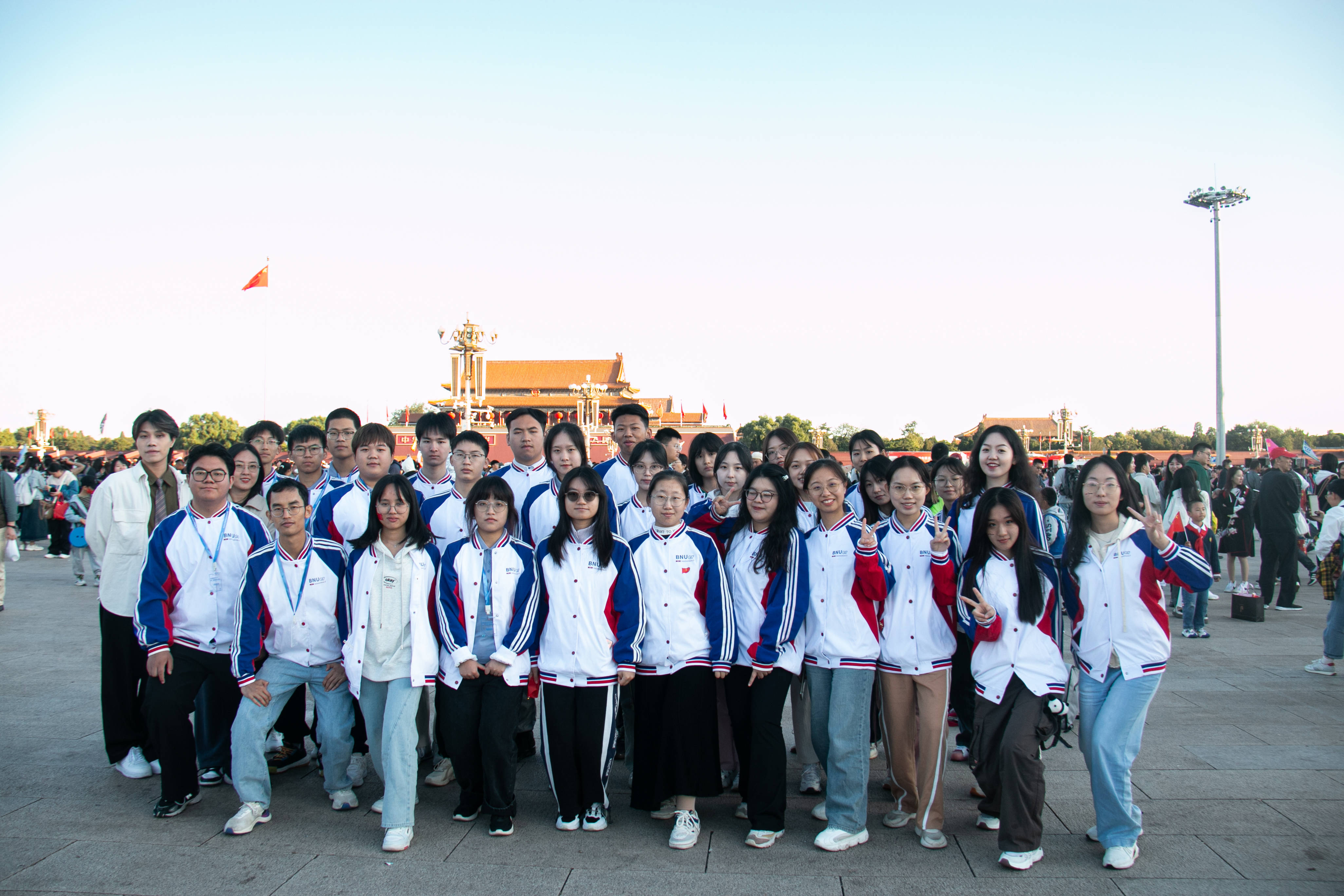 每经专访安博董事长何慕德:刚在中国成立人民币基金公司,对这一前景感到振奋,近期很多投资都交给GPT处理,用它来预测投资表现