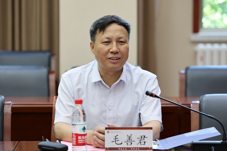 龙软科技：公司于2024年10月11日获授一项发明专利“一种基于时空数据的智能眼镜装置和系统”