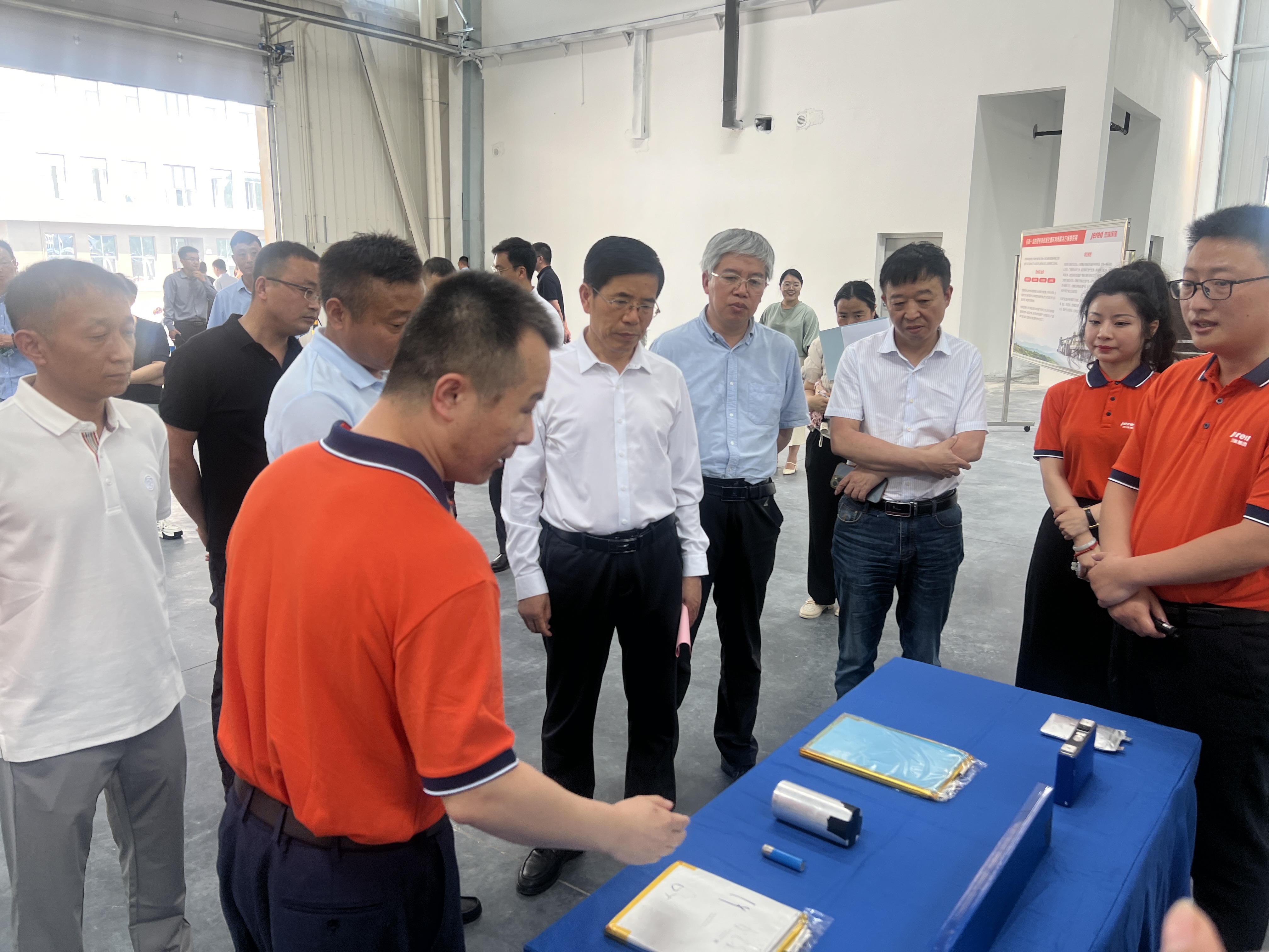 汽车与零部件行业周报：4月汽车销量同比+9.8%，长安汽车泰国工厂投产，比亚迪欧洲总部落户匈牙利