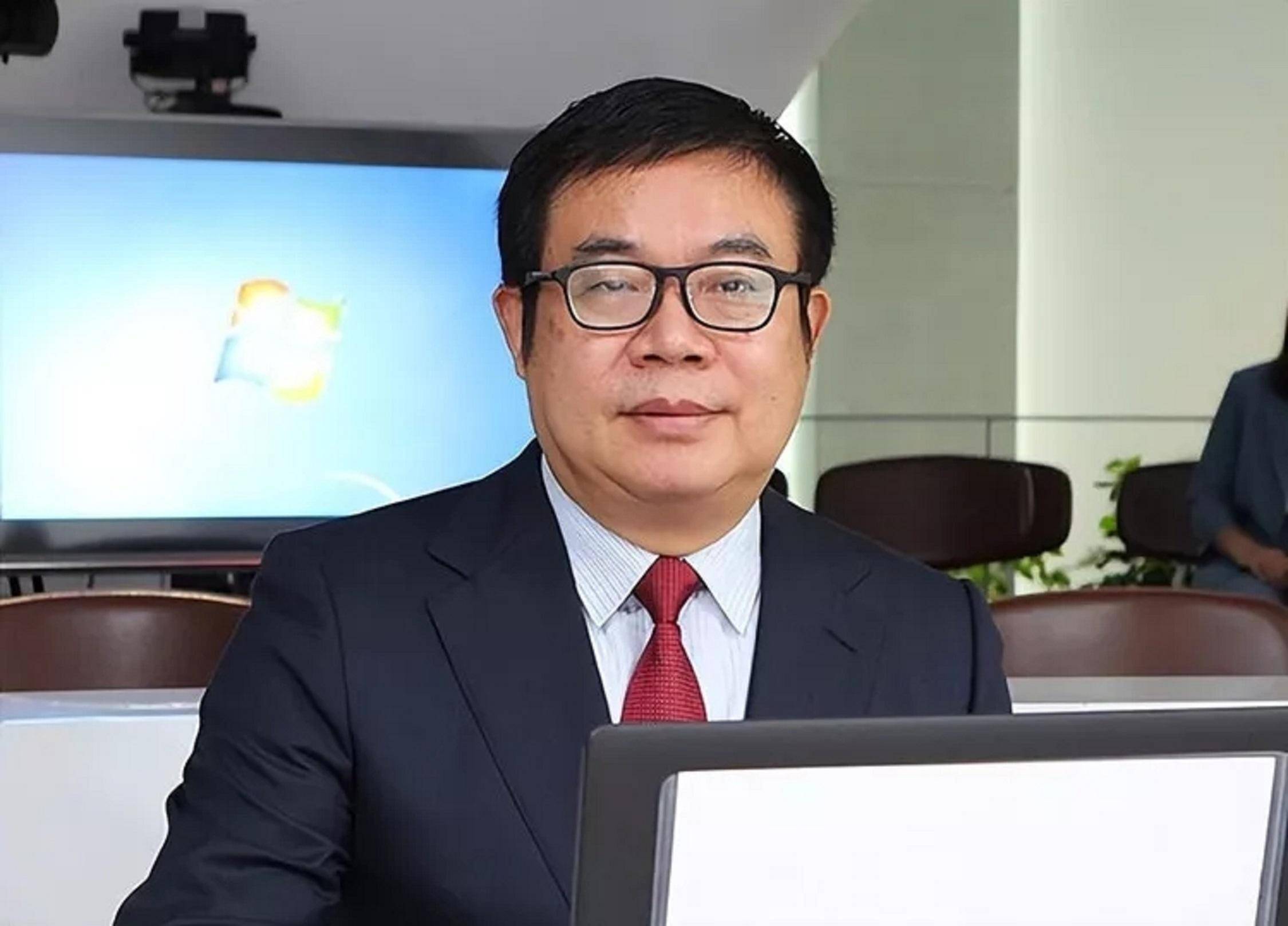 万润新能：公司按流程合规运营，各供应商价格不存在重大差异