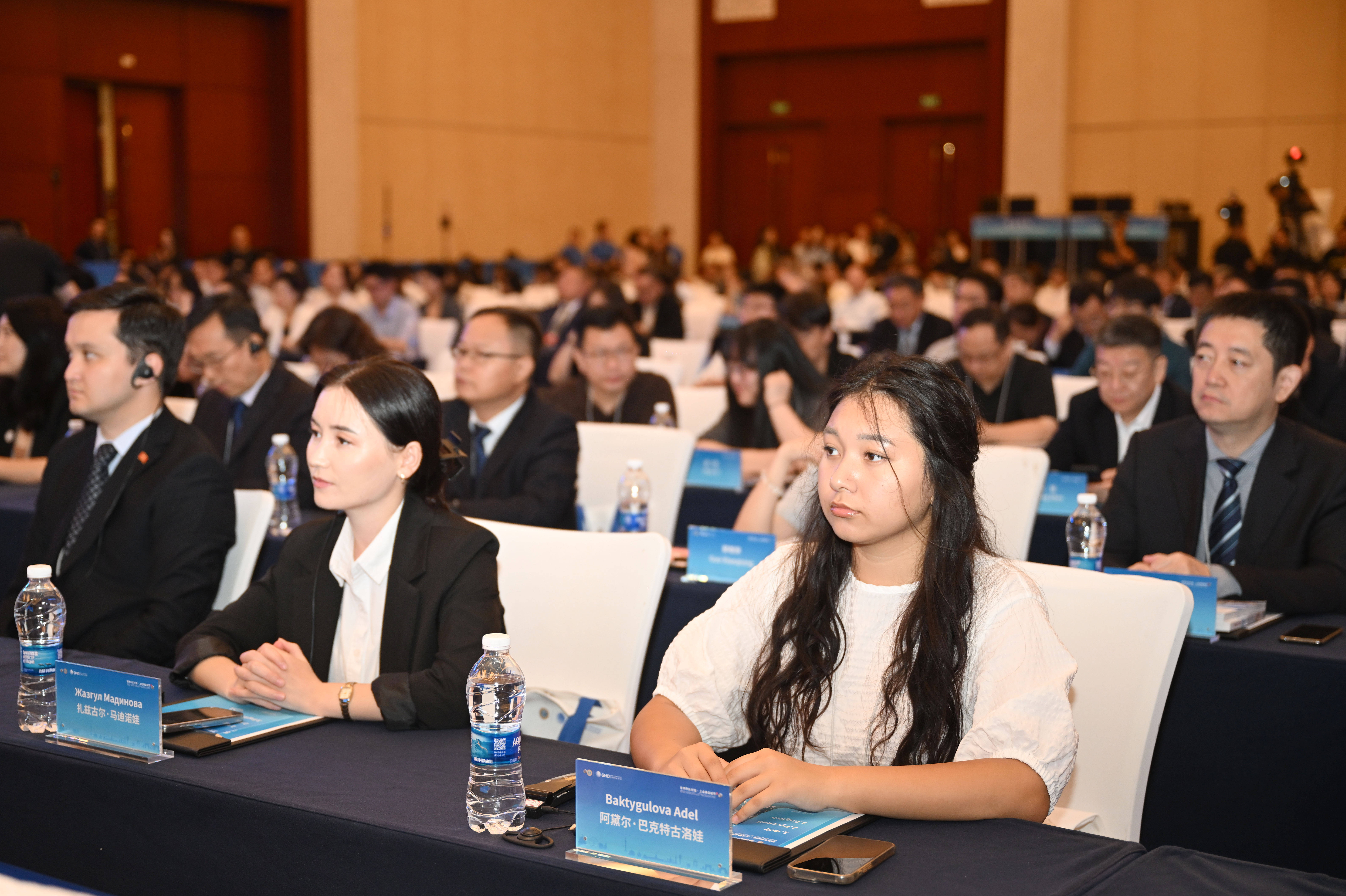 商务部：中国对上合组织其他成员国各类投资存量超840亿美元，互联互通网络正快速形成