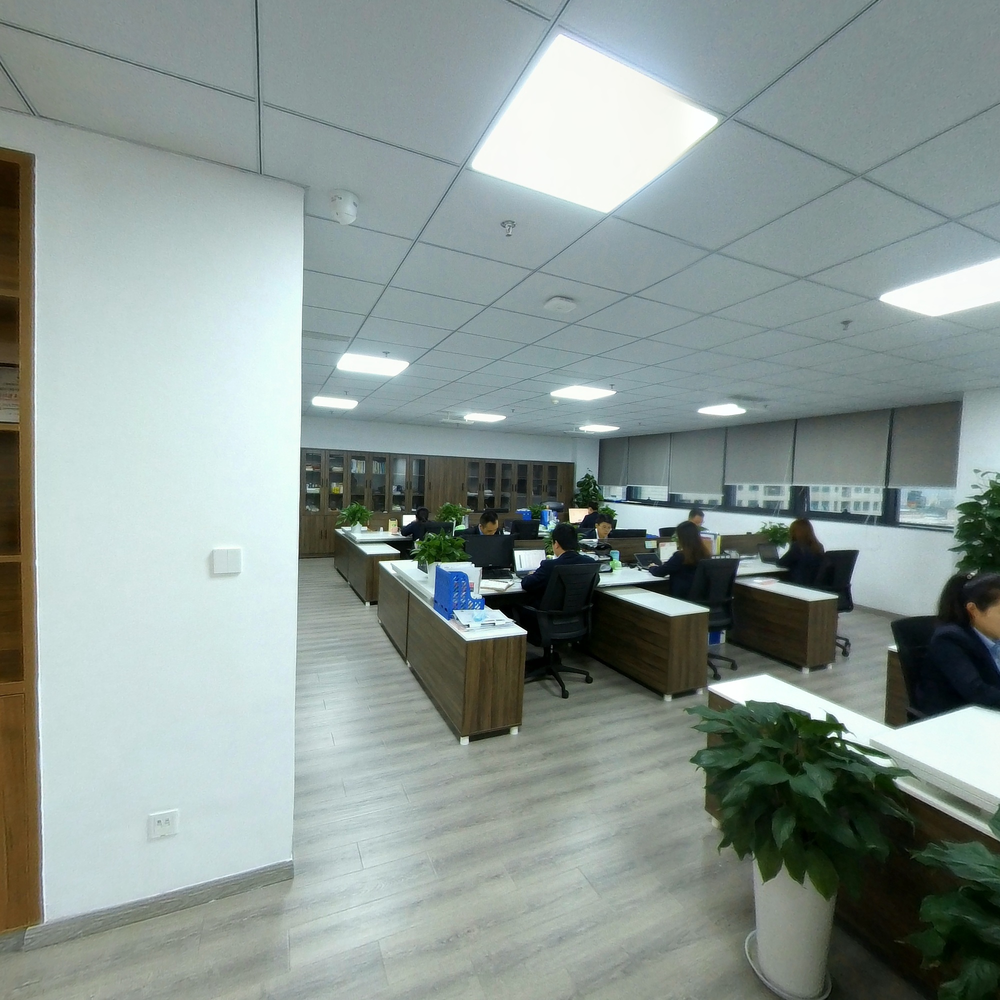 东微半导：8月28日接受机构调研，APC International Co. Limited、北京君成投资管理有限公司等多家机构参与