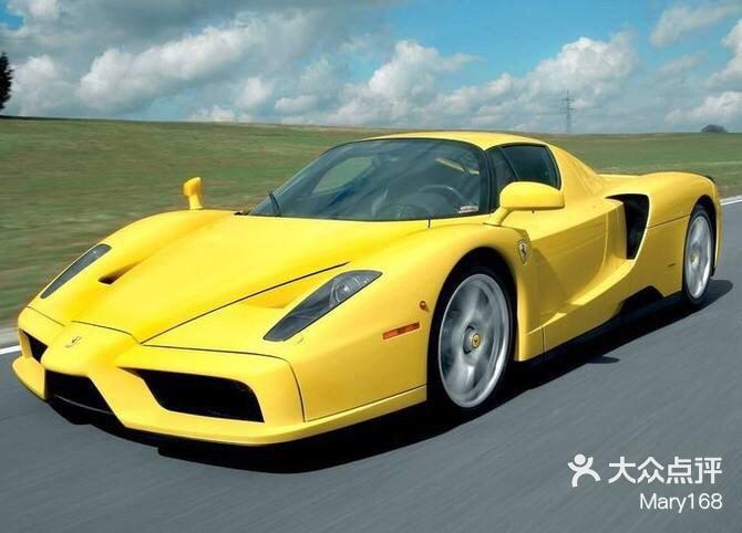 实线变道撞上“天价”豪车,到底如何定损?三责险买多少合适?业内人士这样说⋯⋯