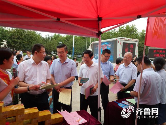 工行公开表态带头整治“内卷式”竞争；二季度全球金饰消费总量同比下降14% | 金融早参