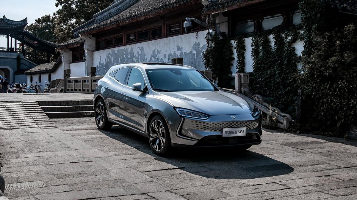 赛力斯汽车公布方向盘折叠专利