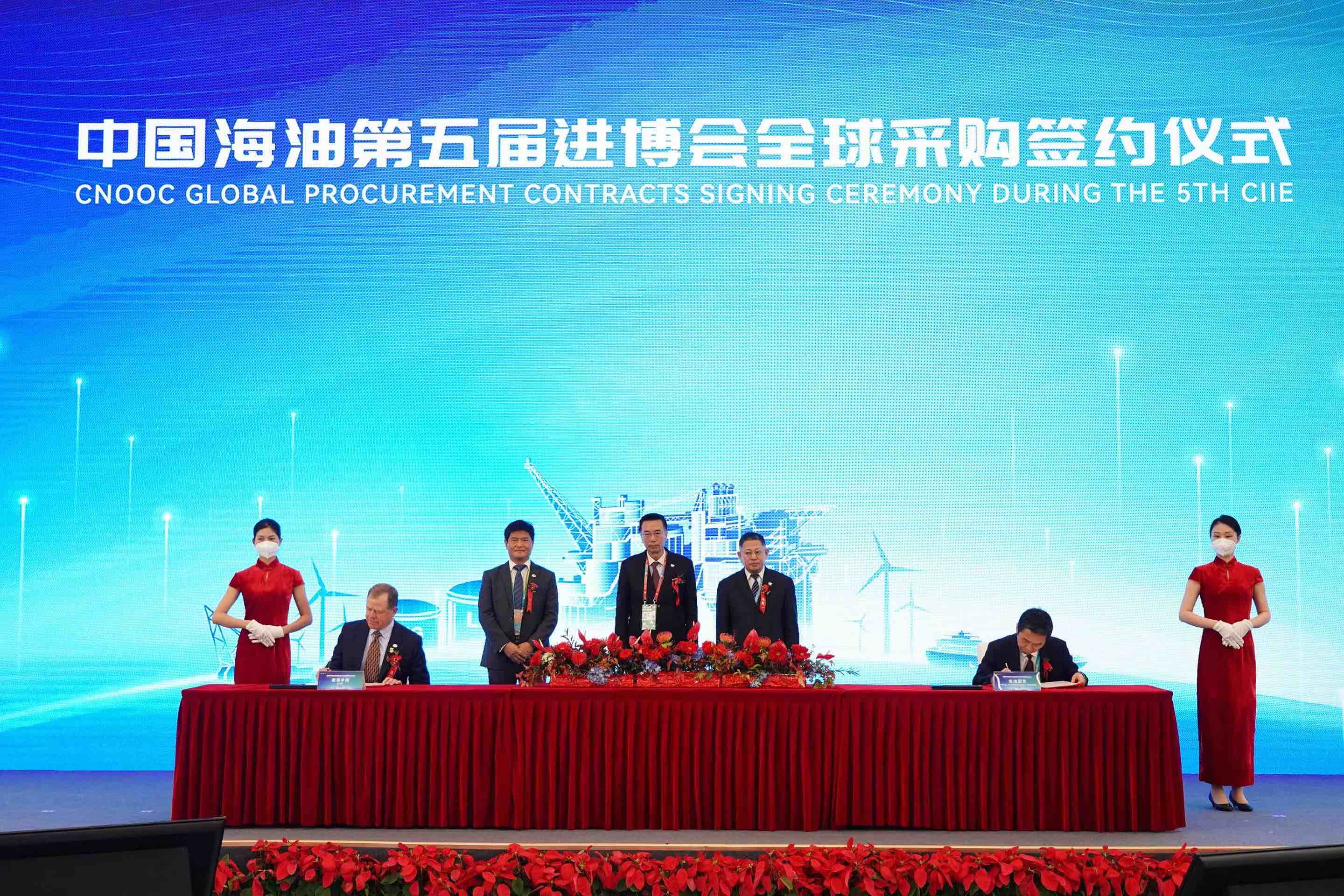 商务部:本届进博会成交额再创历史新高,达834.9亿美元,同比增长4.4%