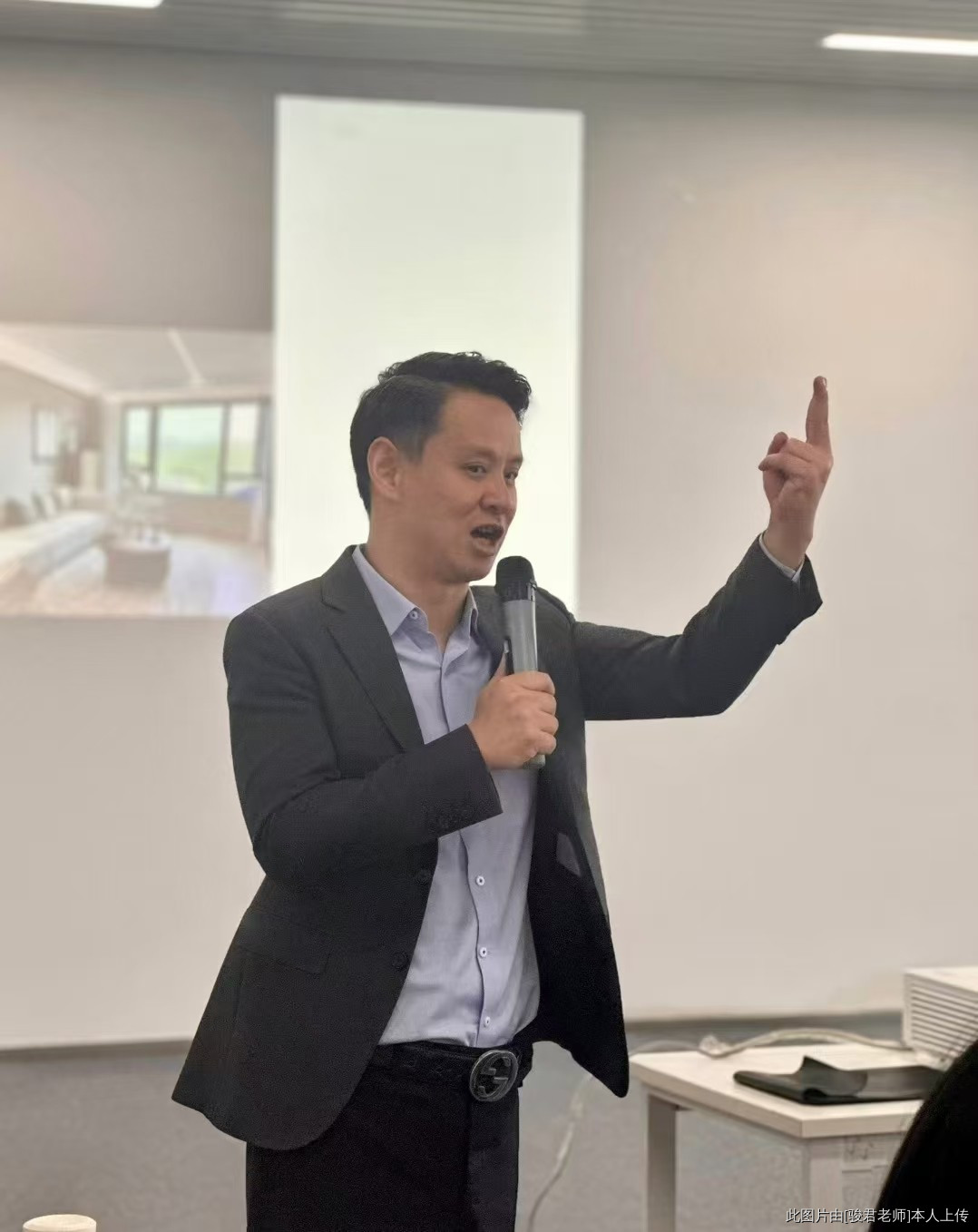 派能科技:11月13日召开业绩说明会,投资者参与