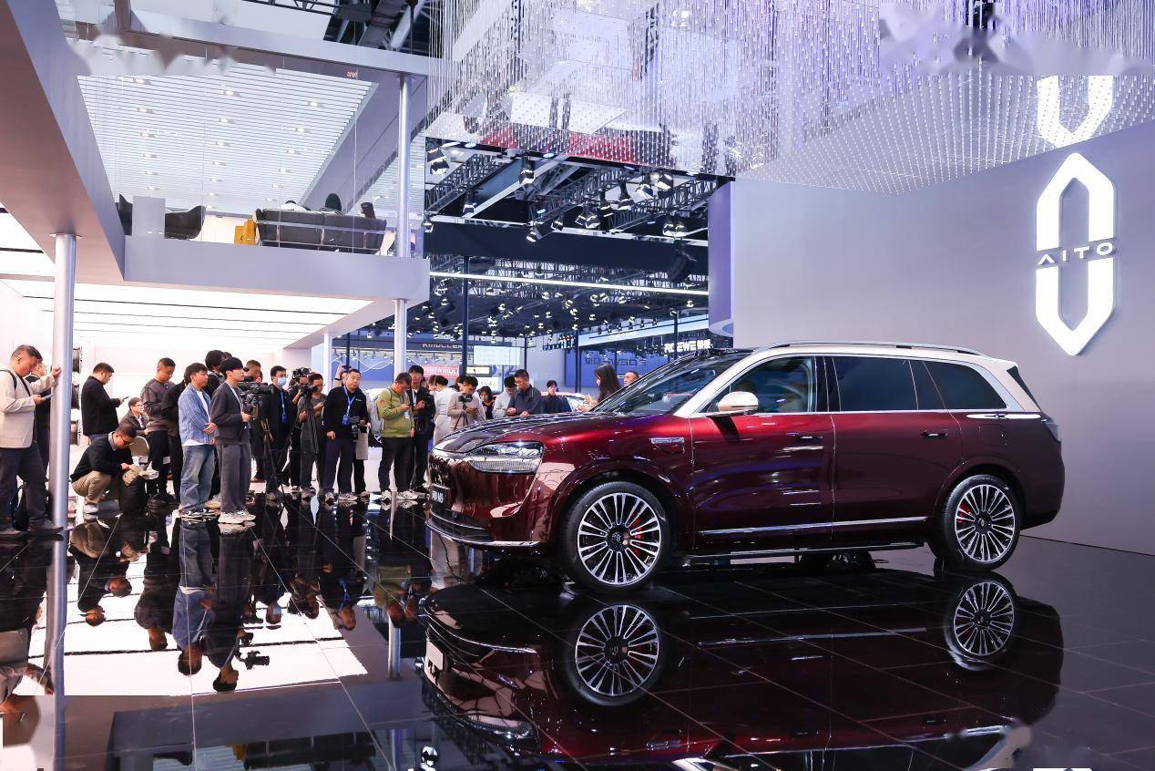 问界M9重塑豪华车市场格局 广阔前景获机构看好