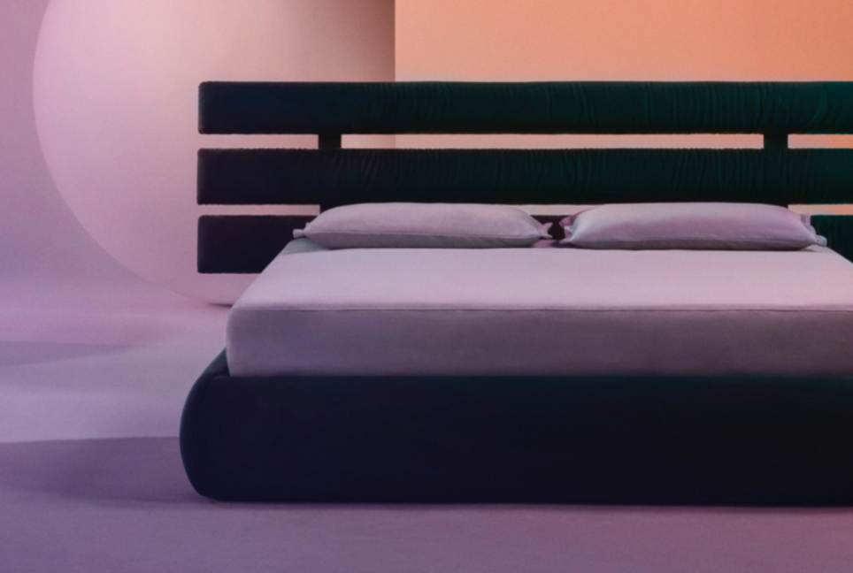 中报解读｜曲美家居上半年净亏损1.25亿元，二代赵泽龙短视频出圈“父债子还”？