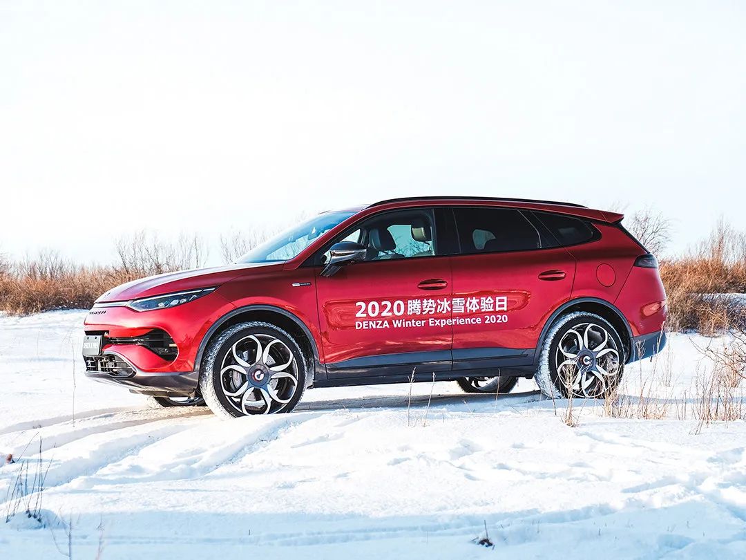 国产雪具卖爆了!超3成冰雪装备相关企业在华东