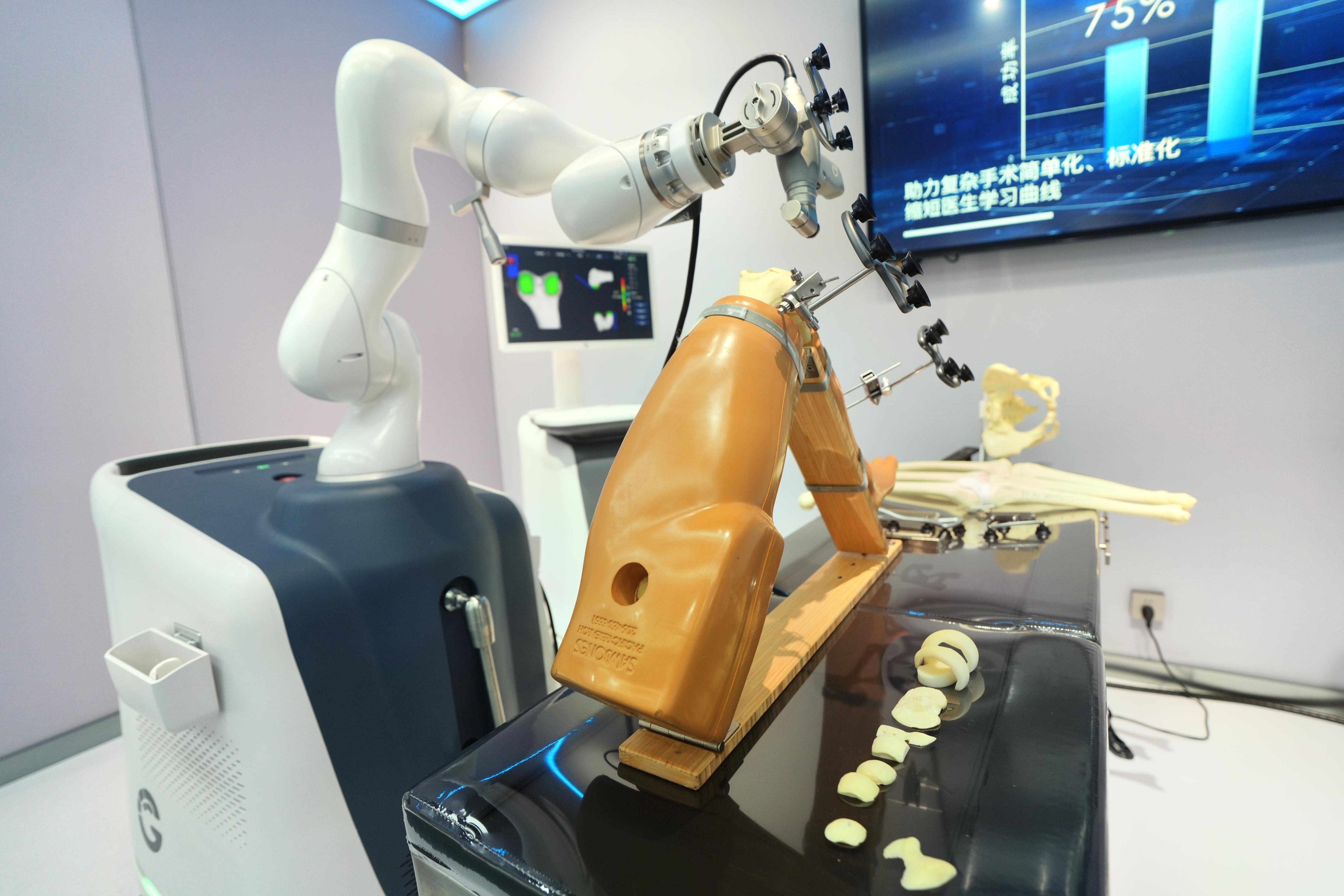 松延动力新专利可使仿生机器人表情更逼真